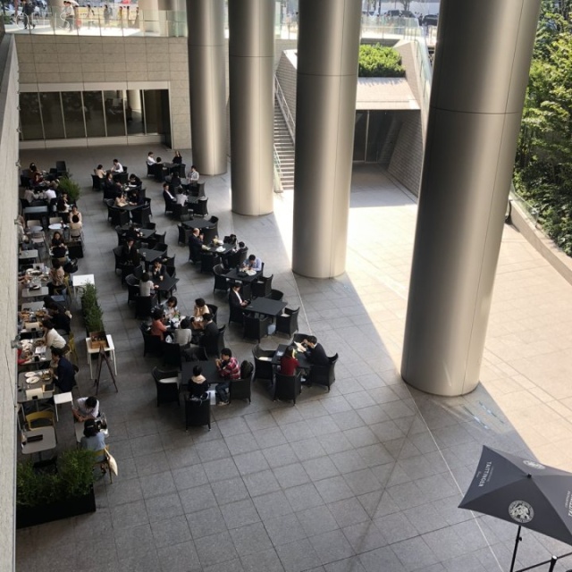 大手町プレイス ウエストタワー エントランス