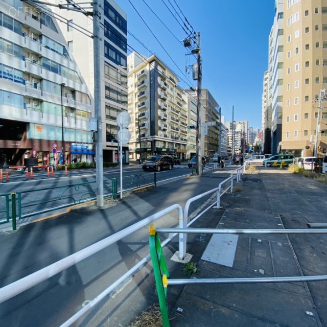 北参道サンイーストテラス ビル前面道路
