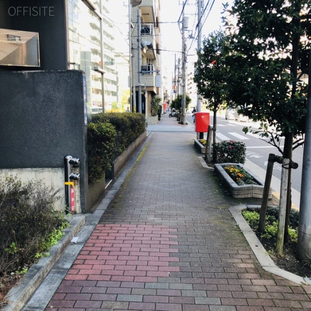 東京凱捷(ガイショウ)ビル 前面歩道