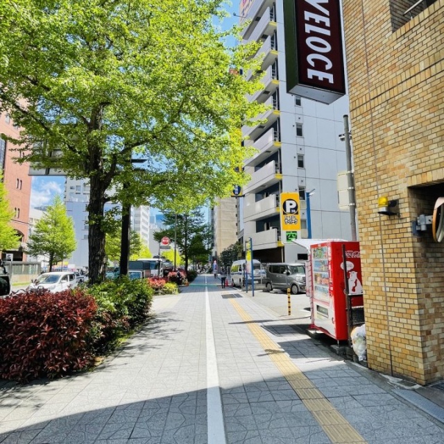 朝日生命仙台中央ビル 前面歩道