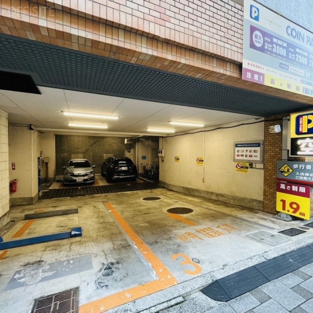 麹町ホームズ 駐車場