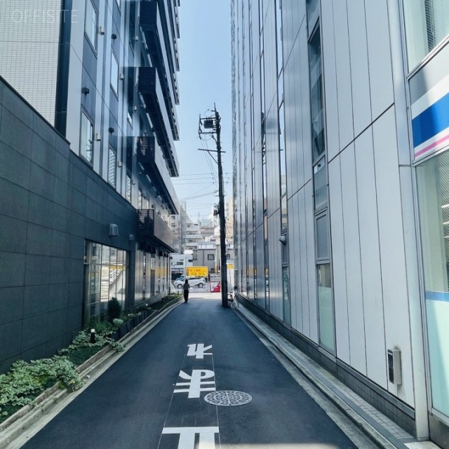 NORE名駅ビル　側道