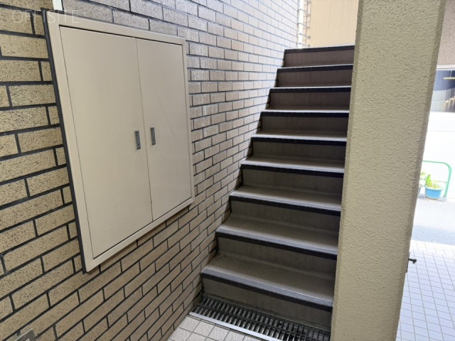 NKビル　階段