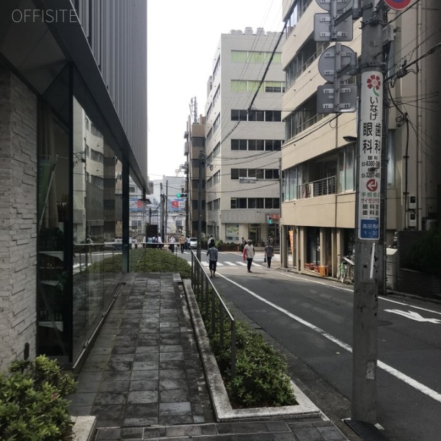 廣池ビルディング ビル前面道路