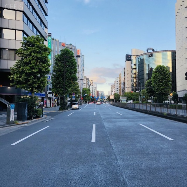 千代田NSOビル 前面は靖国通り