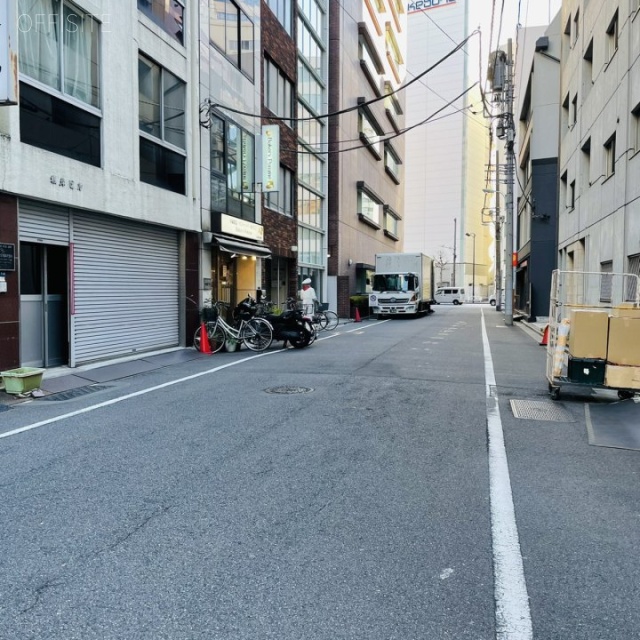 ヤマサンビル ビル前面道路