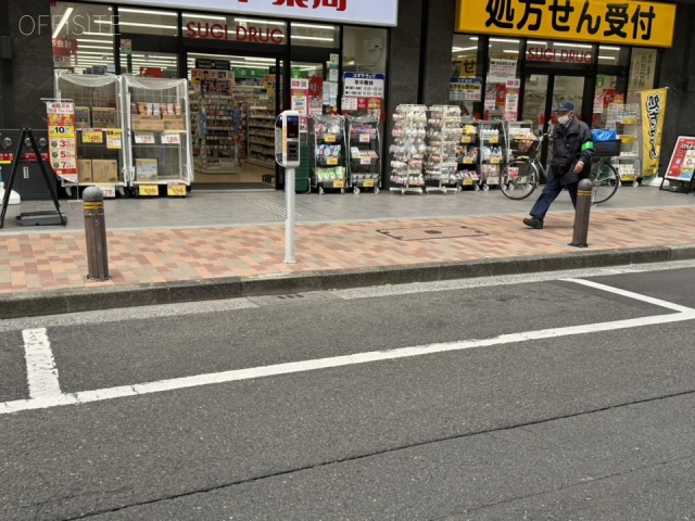 丹波屋ビル　前面に白枠駐車場