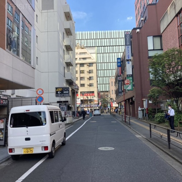 HULIC&New KICHIJOJI ビル前面道路