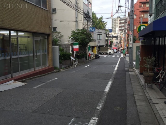 美幸ビル ビル前面道路