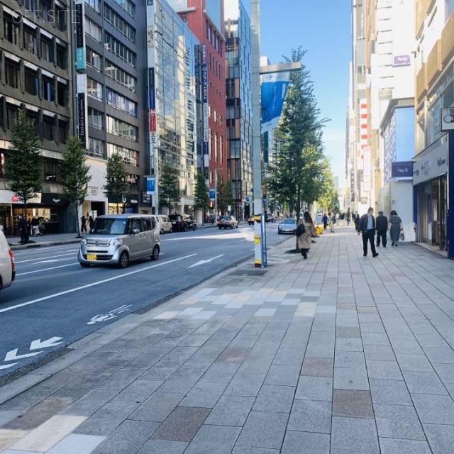 銀座リヨンビル ビル前面道路