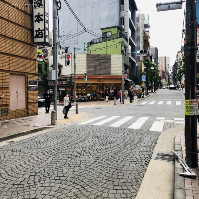 酒井ビル ビル前面道路