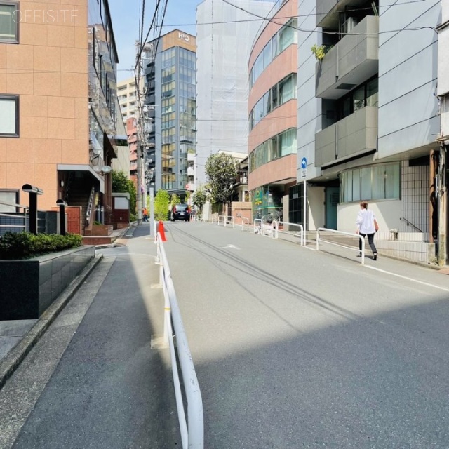 平河町共和ビル　ビル前面通り 中坂