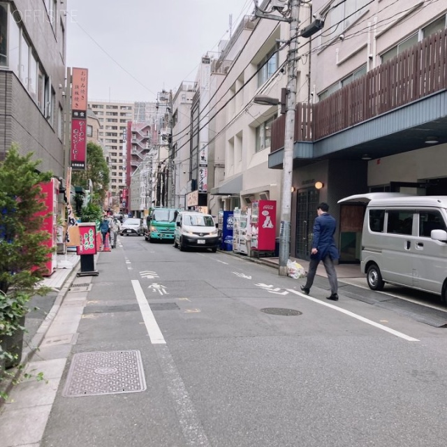 オービットビル ビル前面道路