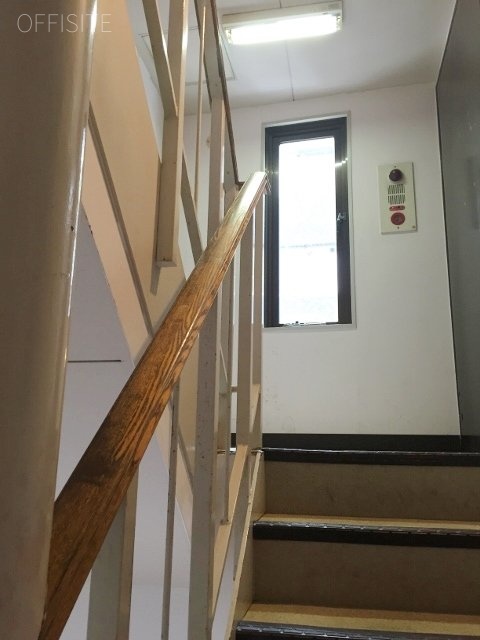 奥野ビル 階段
