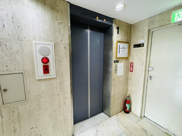 リベラ岩本町 エントランス