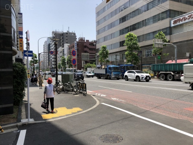 三井ビル ビル前面道路