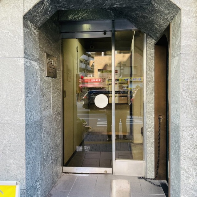 麻仁ビル恵比寿　オフィスビル出入口