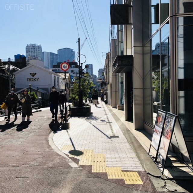 内藤表参道ビル ビル前面道路
