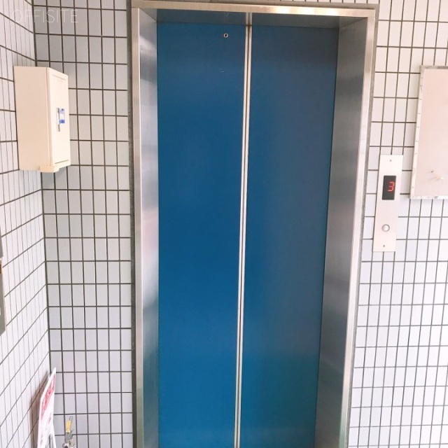石川ビル エレベーター
