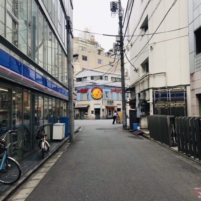 日宝水道橋ビル ビル前面道路
