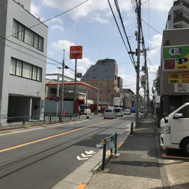 ドラールビル　ビル前面道路