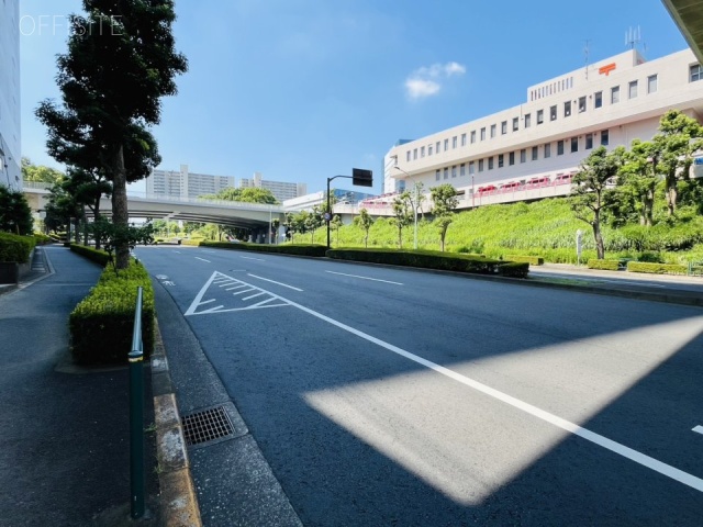 ニューシティ多摩センタービル　前面道路