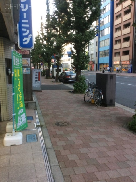 中村ビル ビル前面道路