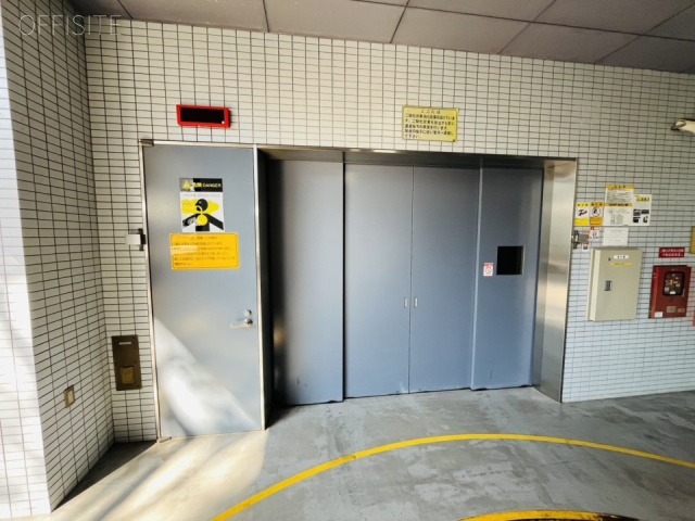 日本生命新横浜ビル 駐車場