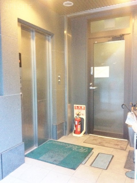 池袋ロイヤルウエスビル エレベーターホール