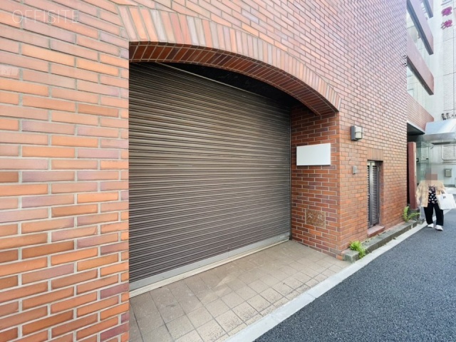 サン・クロレラビル　オフィスビル出入口