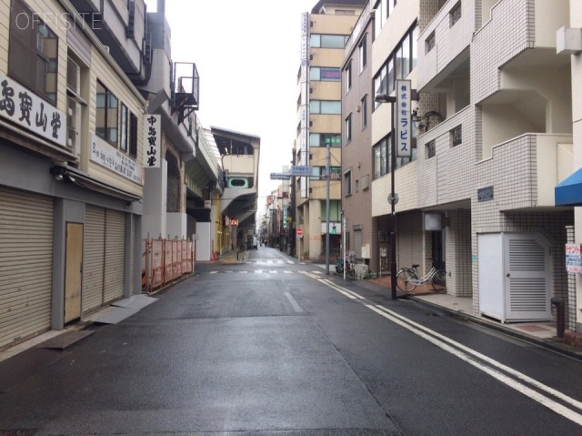 竹内ビル ビル前面道路