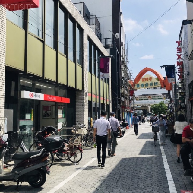 オーク・タワー高円寺 ビル前面道路