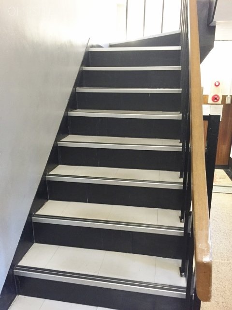 新末広ビル 階段