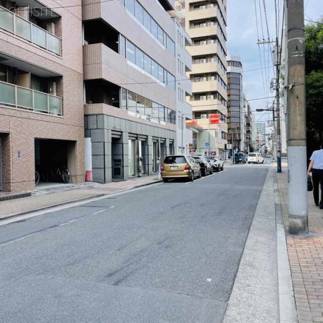やわらぎビル 前面道路