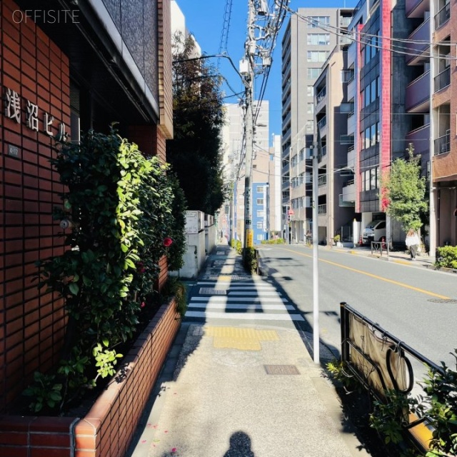 浅沼ビル 前面歩道