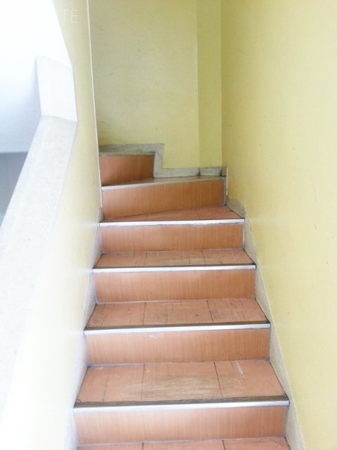 岩城ビル エントランス
