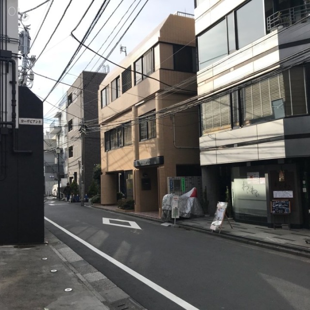 ローザビアンカⅡ ビル前面道路