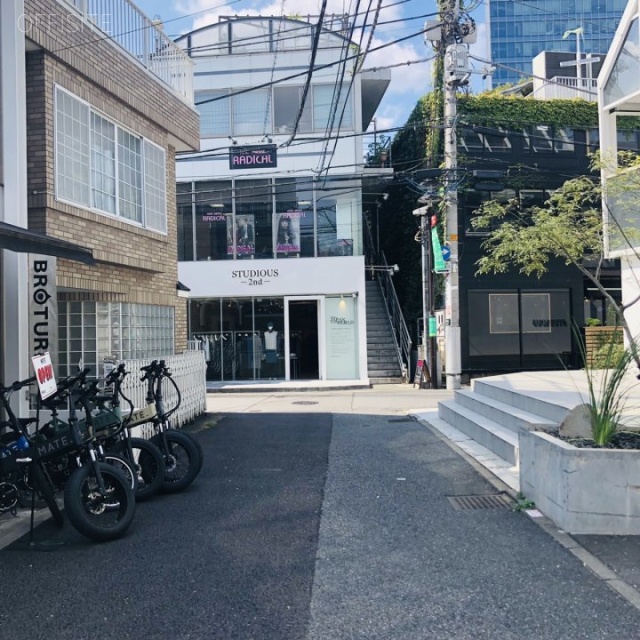 吉田ビル 前面道路
