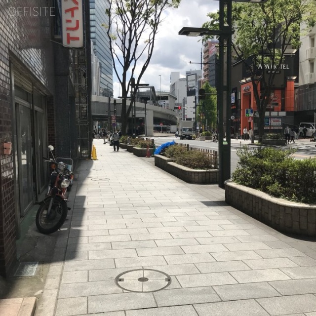 星野ビル ビル前面道路