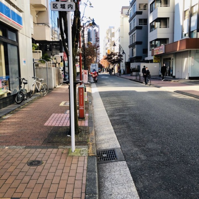 矢島ビル ビル前面道路