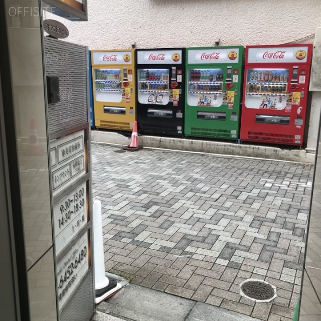 ミナガワビル ビル前面道路