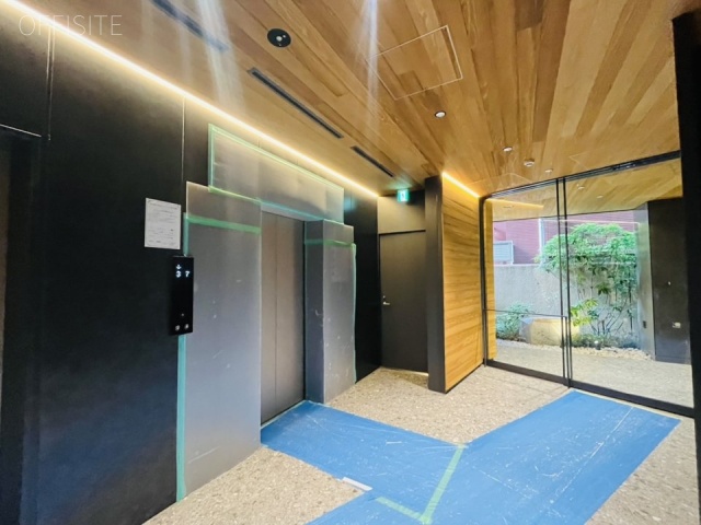 THE EDGE　エントランス