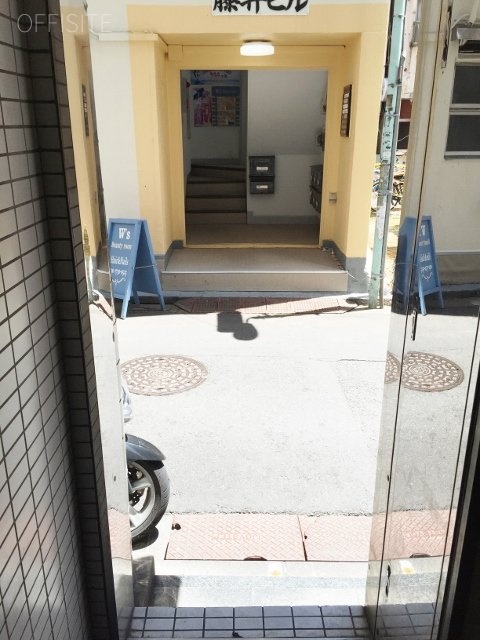 平井ビル エントランス