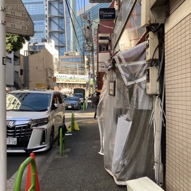 新橋THビル 前面道路