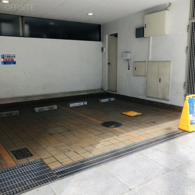 高橋ビル 駐車場