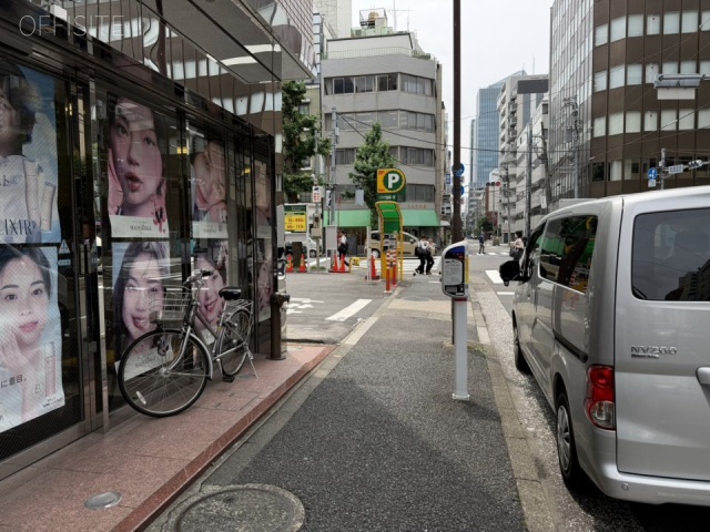 大矢ビル 前面歩道