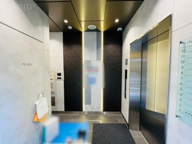 新宿東栄ビル エントランス