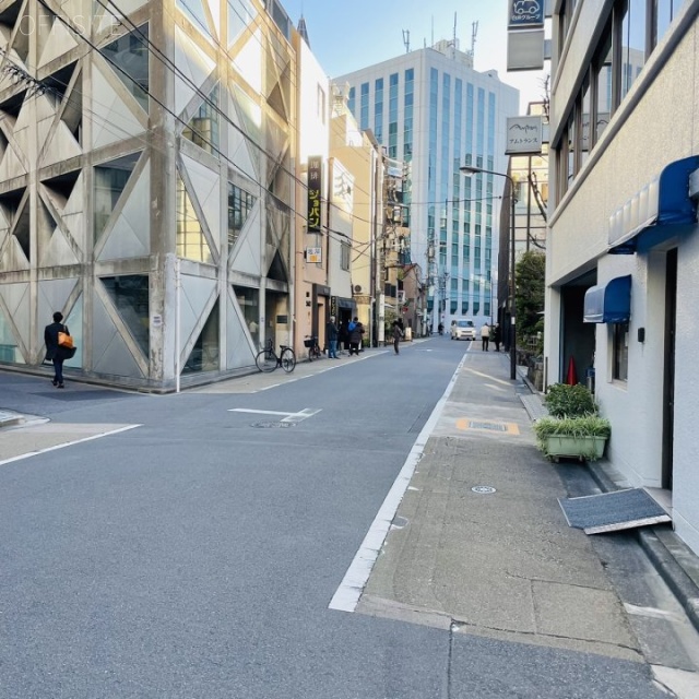 ばんだいビル 前面道路