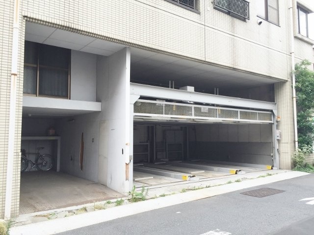 TAKビル 駐車場