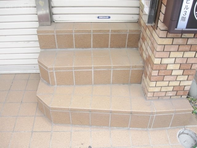 まるまんビル 画像